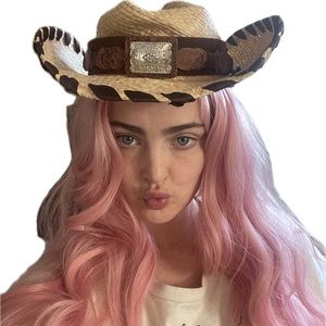 Meet your Posher, Monica